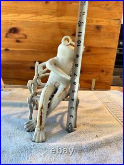 9 Pound Cast Iron Doorstop Frog w Glasses On Bench White Floral Garden Decor VTG