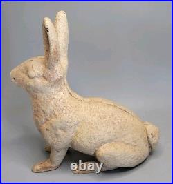 ANTIQUE 13.5 Lb CAST IRON GARDEN RABBIT BUNNY DOORSTOP CHIPPY CRAZED WHITE PAINT