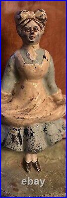 ANTIQUE CAST IRON JUDD DOORSTOP HOTEL MILK MAID WOMAN HEAVY Skirt Bonnet 2
