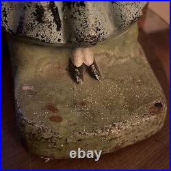 ANTIQUE CAST IRON JUDD DOORSTOP HOTEL MILK MAID WOMAN HEAVY Skirt Bonnet 2