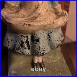 ANTIQUE CAST IRON JUDD DOORSTOP HOTEL MILK MAID WOMAN HEAVY Skirt Bonnet 2
