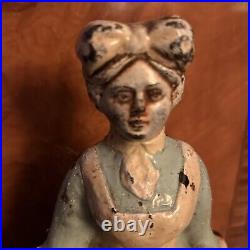 ANTIQUE CAST IRON JUDD DOORSTOP HOTEL MILK MAID WOMAN HEAVY Skirt Bonnet 2