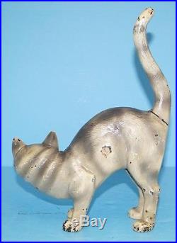 ANTIQUE TABBY GRAY CAT With ARCHED BACK CAST IRON DOORSTOP HUBLEY METAL ART 1920's