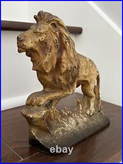 ANTIQUE VINTAGE c. 1930 CREATION Co PAINTED IRON LION DOORSTOP