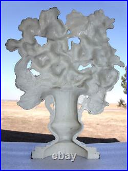 Antique HUBLEY Cast Iron Flowers in Vase 10 Door Stop Gladiolas #489 Antique HUBLEY Cast Iron Flowers in Vase 10 Door Stop Gladiolas #489