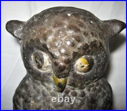 Antique Hubley Toy Co. USA # 254 Owl Tree Stump Holly Berries Cast Iron Doorstop