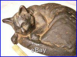 LARGE sleeping Cat doorstop, cast iron, dusty but Good condition