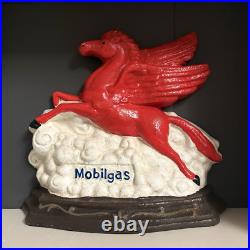 MOBIL OIL Pegasus Heavy Cast Iron Flying Red Horse Advertisement/Door Stop 11¨H