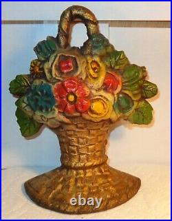 Nice Antique Hubley Vintage Cast Iron Metal Flower Basket Doorstop Marked 818 Nice Antique Hubley Vintage Cast Iron Metal Flower Basket Doorstop Marked 818