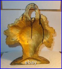 Nice Antique Hubley Vintage Cast Iron Metal Flower Basket Doorstop Marked 818 Nice Antique Hubley Vintage Cast Iron Metal Flower Basket Doorstop Marked 818