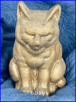 Scarce Antique HUBLEY USA SLEEPING CAT? Doorstop Door Stop Cast Iron Full Roun