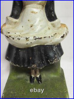 VINTAGE 1920's CAST IRON DOORSTOP MILK MAID w APRON JUDD # 1242 U. S. A
