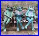 VIntage_Cast_Iron_Frogs_On_A_Bench_Chair_Doorstop_Garden_Art_Painted_Rare_01_ju